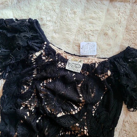 🍒NWT🍒 FREE PEOPLE CROCHET DRESS - Picture 4 of 12